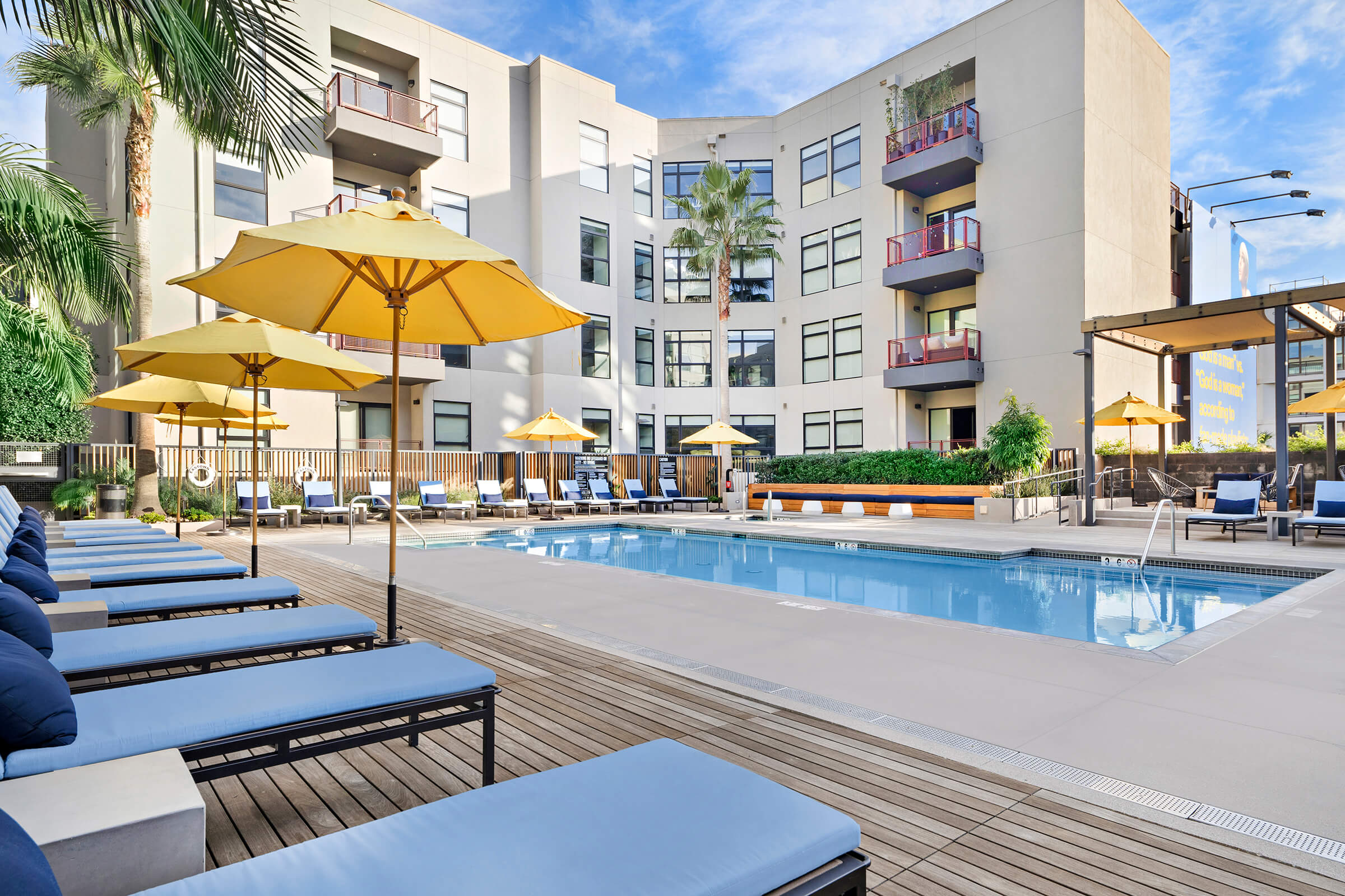 Luxury Hollywood Apartments Studio, 1, & 2Bedrooms Available